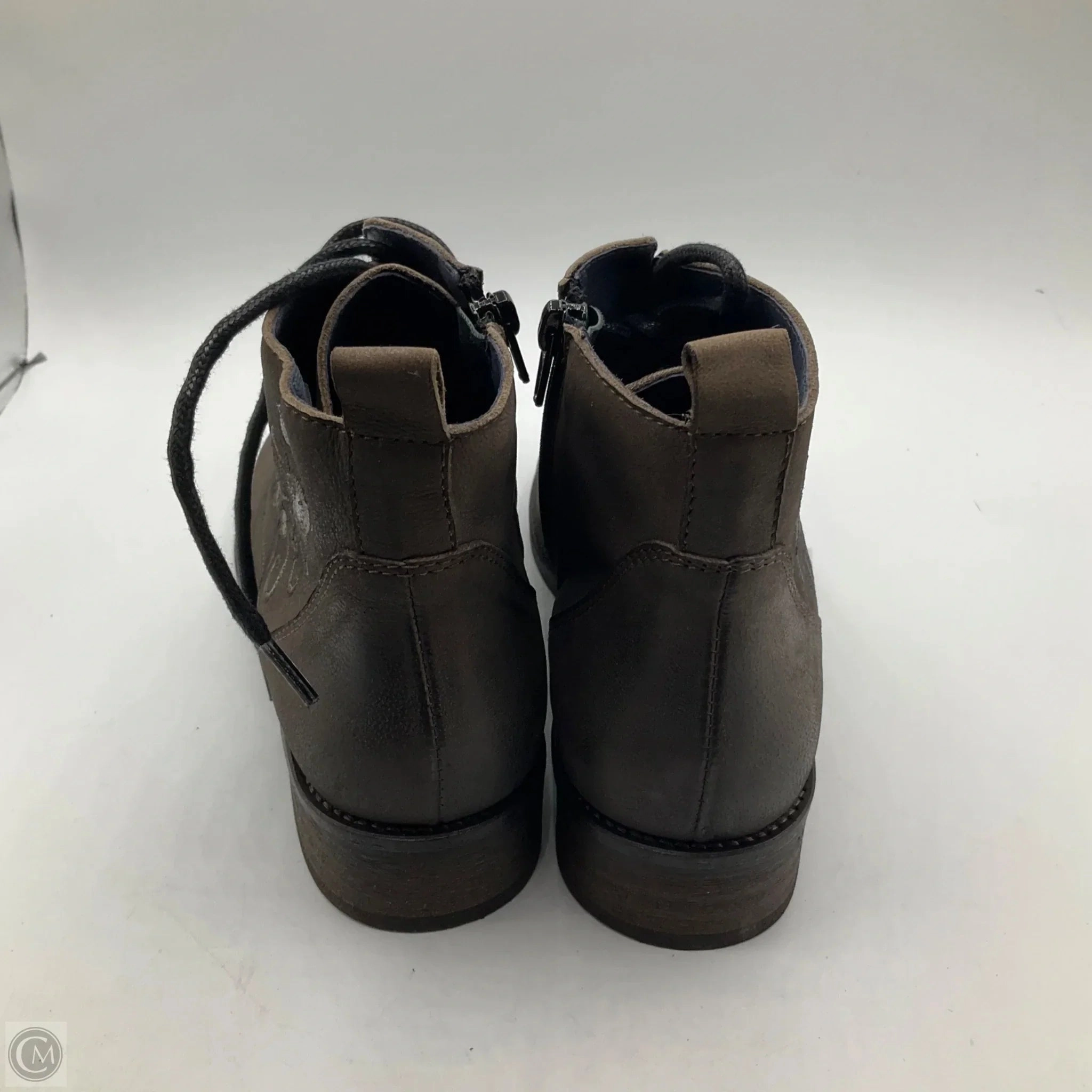 Boots Ankle Flats By Cma In Grey, Size: 7