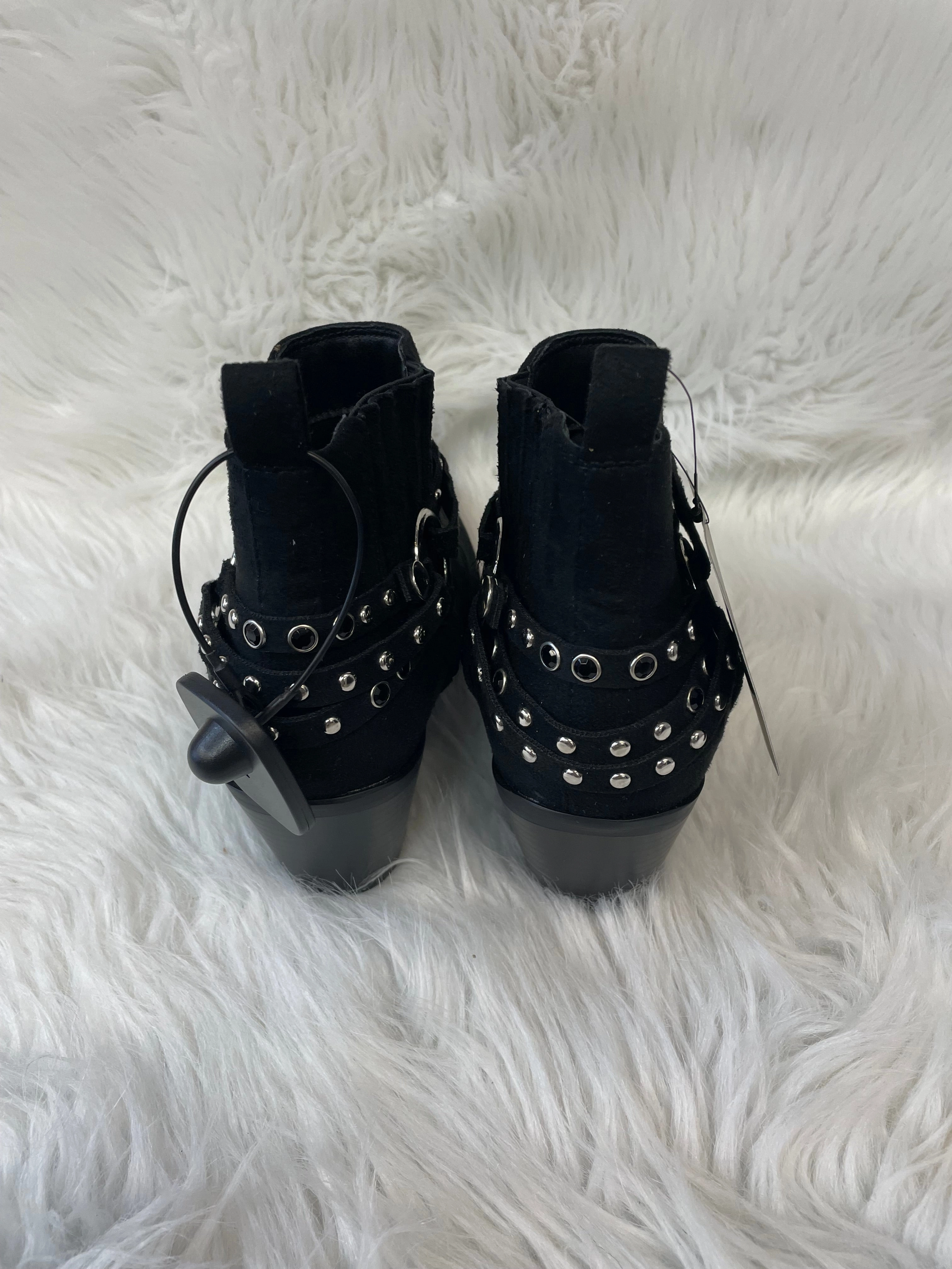 Boots Ankle Heels By Clothes Mentor In Black & Silver, Size: 8