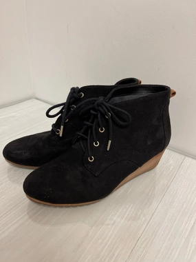 Boots Ankle Heels By Dr Scholls In Black, Size: 9