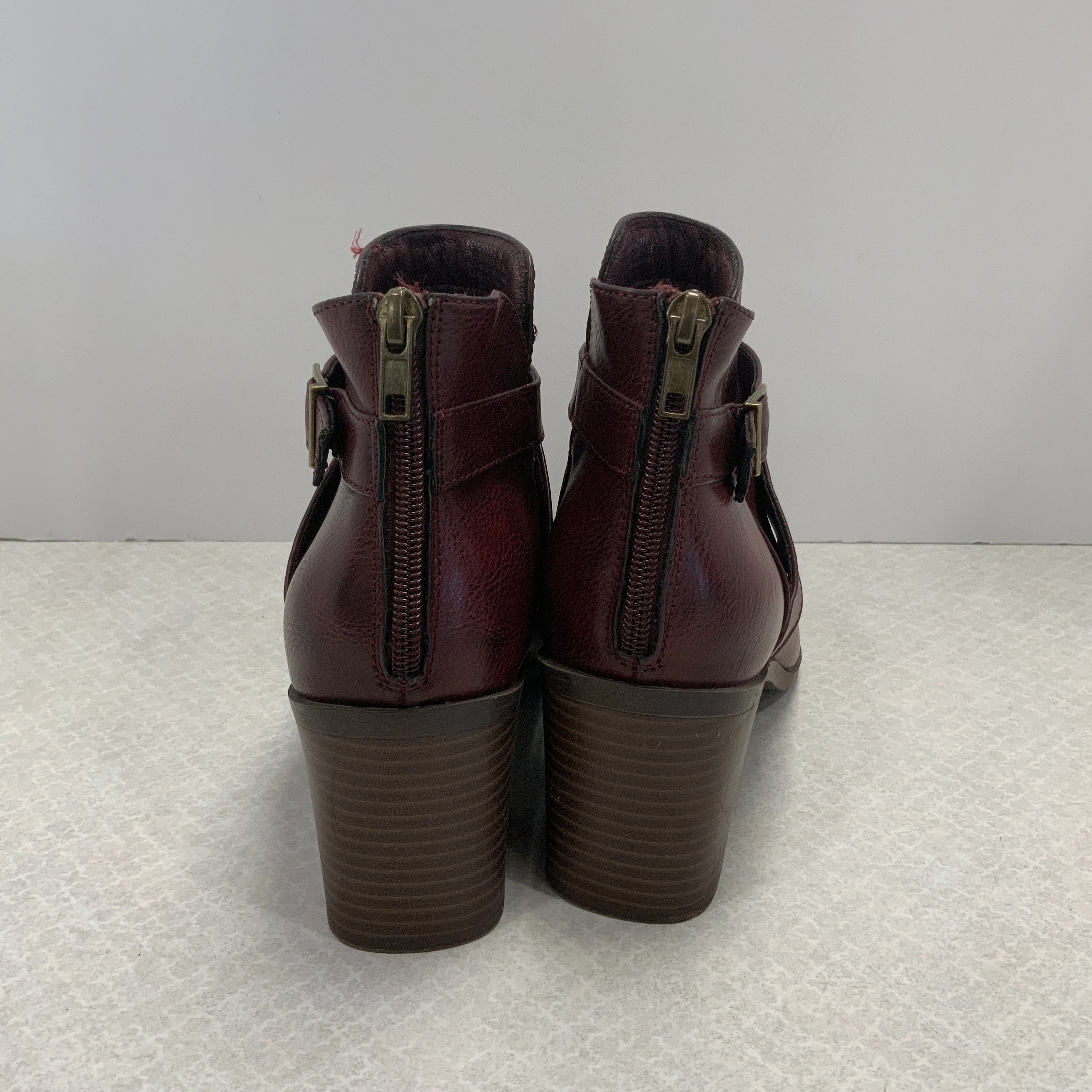 Boots Ankle Heels By Frye And Co In Maroon, Size: 9