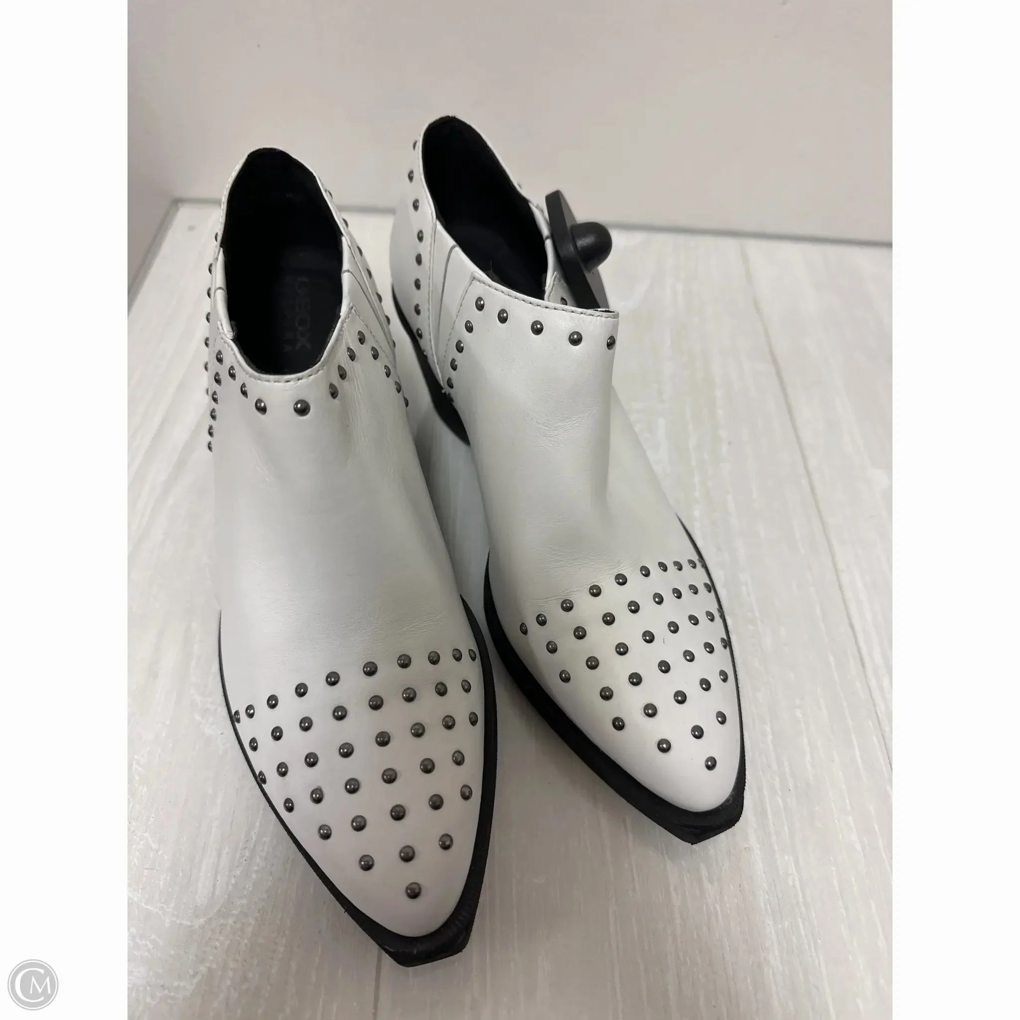 Boots Ankle Heels By Geox Shoes In White, Size: 6
