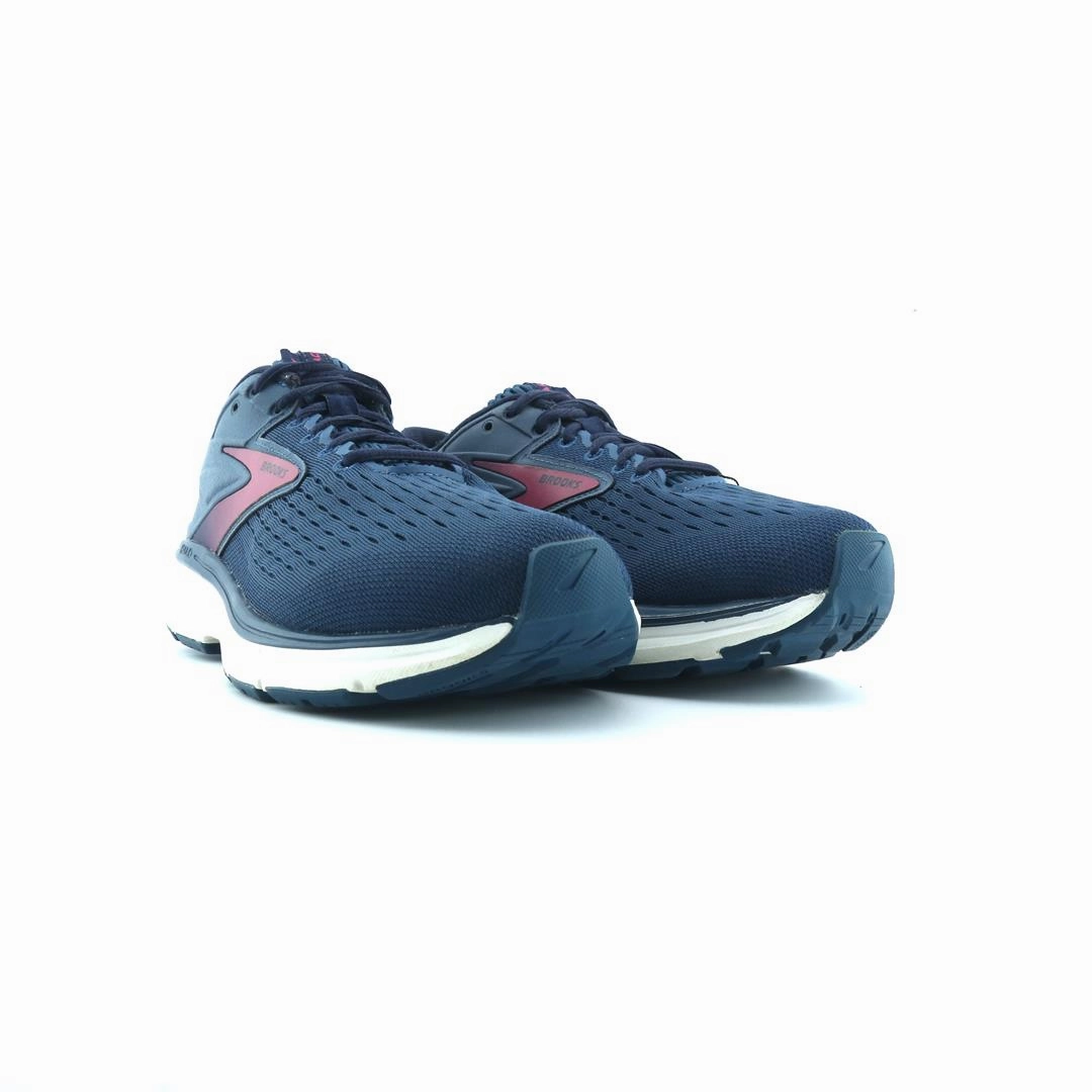 BROOKS DYAD 11