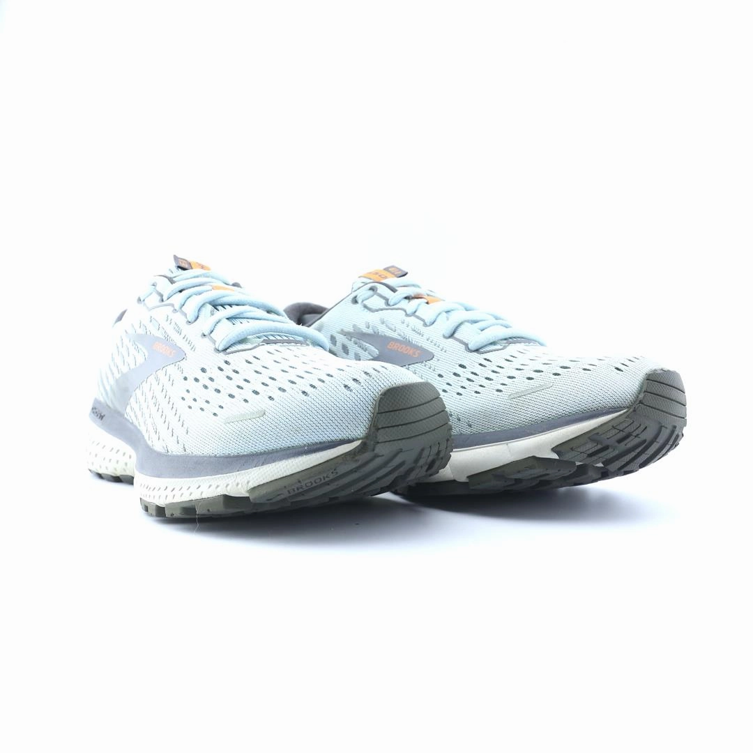 BROOKS GHOST 13