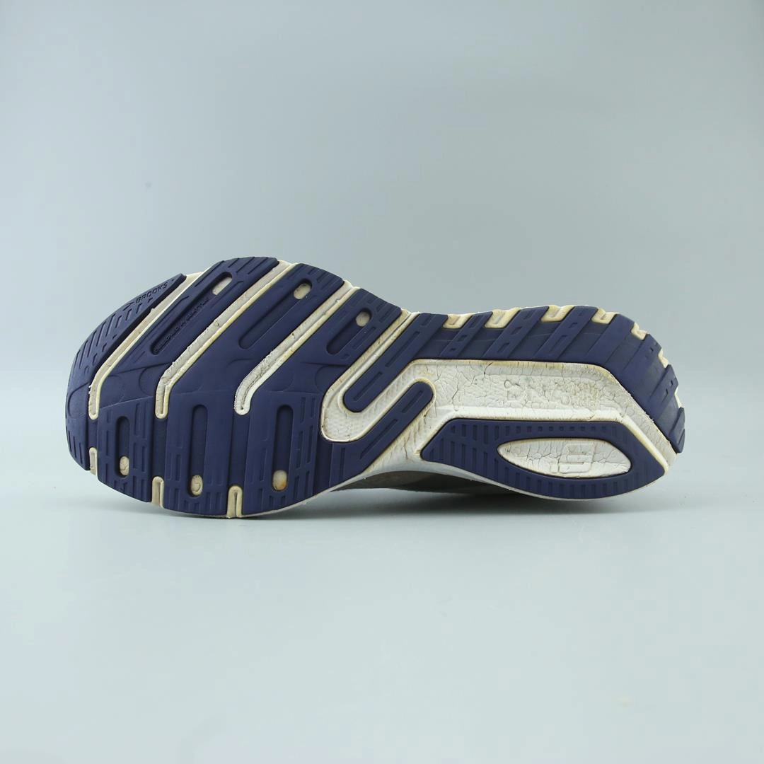 BROOKS LAUNCH 9