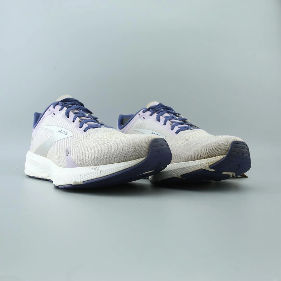 BROOKS LAUNCH 9