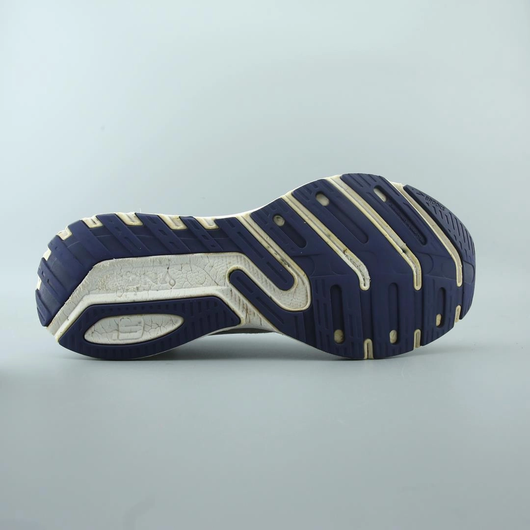 BROOKS LAUNCH 9