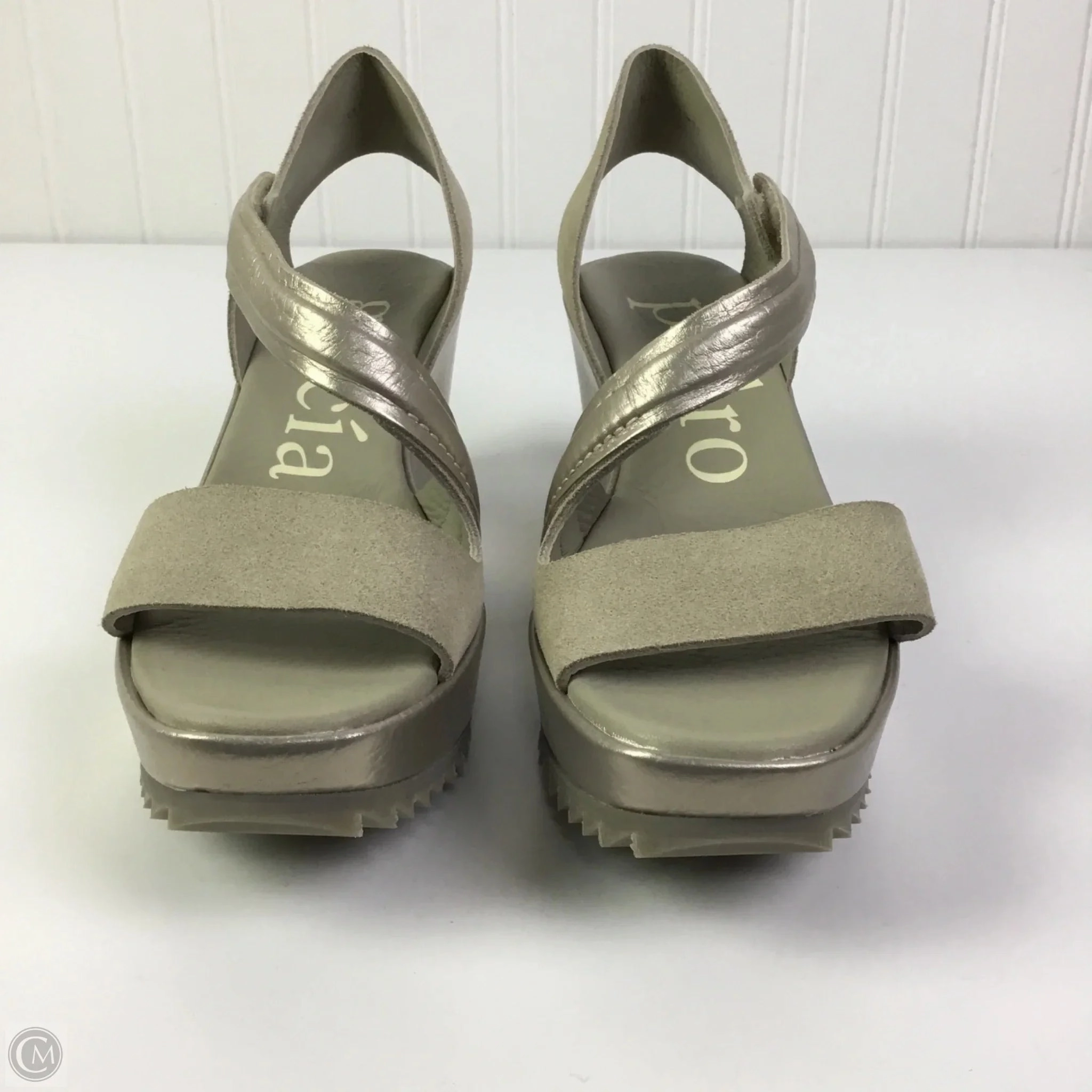 Sandals Heels Wedge By Cma In Grey, Size: 8.5