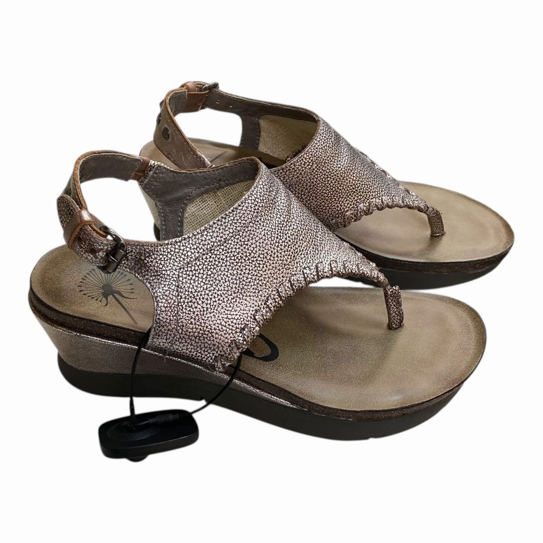Shoes Heels Wedge By Otbt In Gold, Size:7