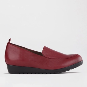 Slip-on Loafer in Red - 12529