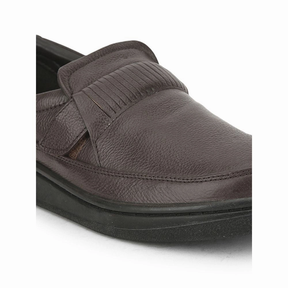 Warrior Casual Non Lacing Shoes For Men (Brown) 2078-59 By Liberty
