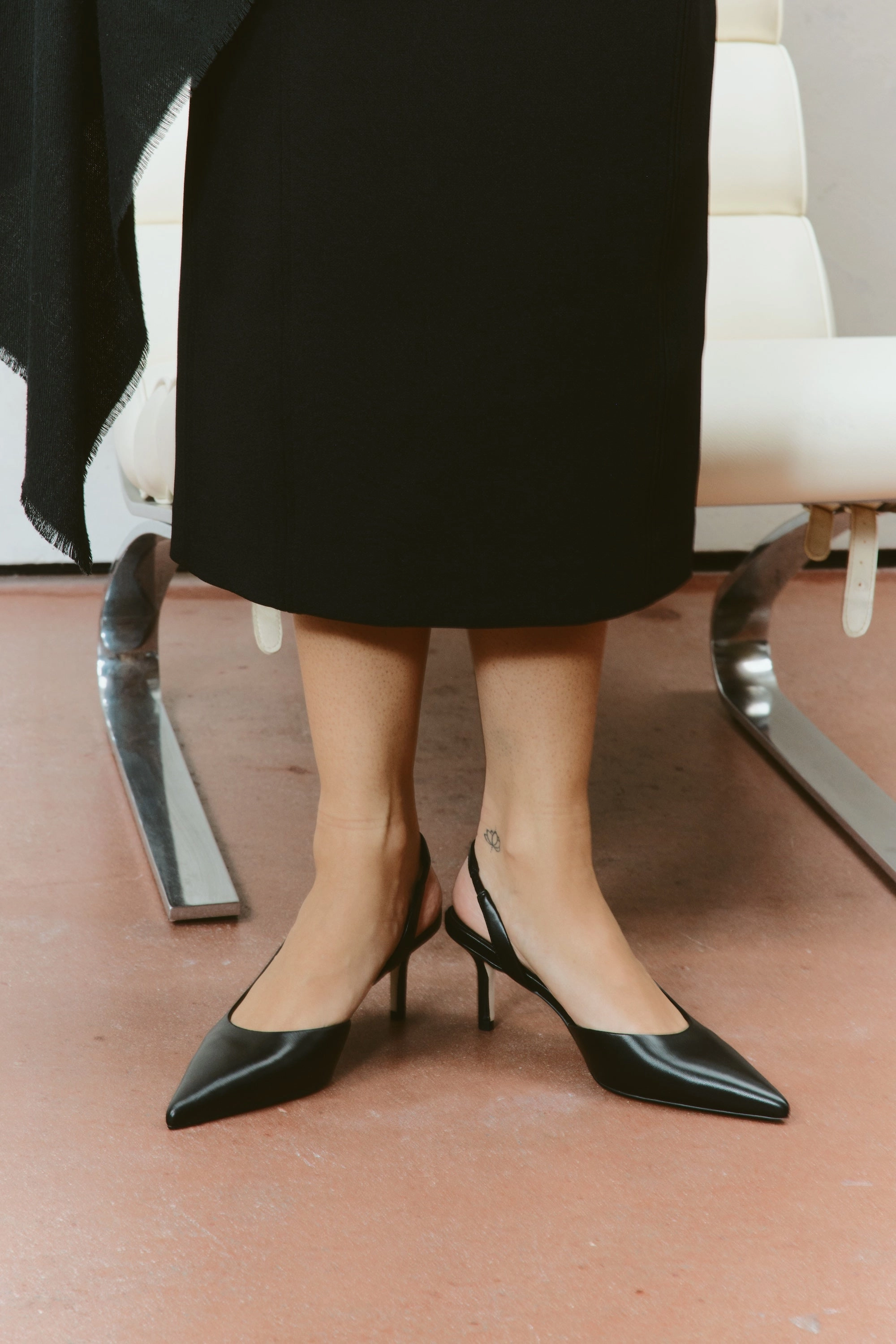 Yoselyn Dorsay Slingbacks - Black Leather